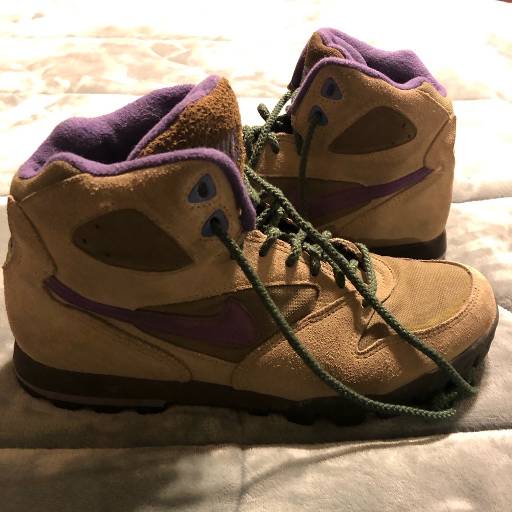 Vintage 9s Nike Caldera Hiking Boots, Size 10
